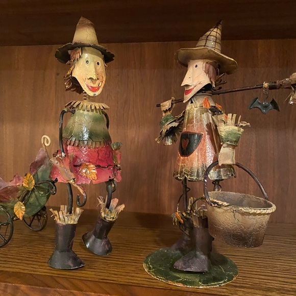 Rustic metal witch and scarecrow Halloween Gardener figurines decor - Picture 3 of 8